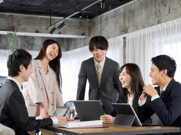 採用情報